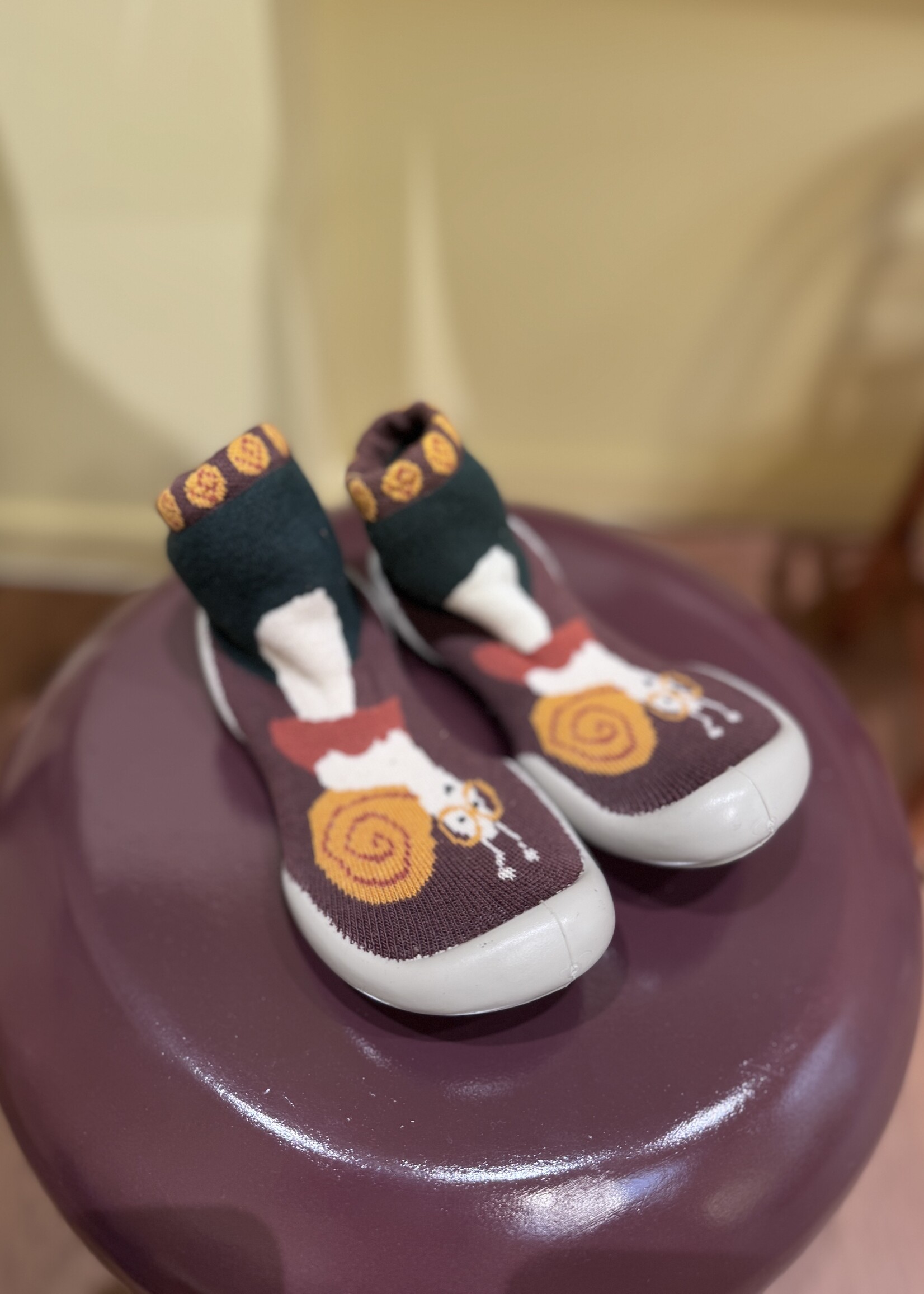 Collegien 653C escargot slippers