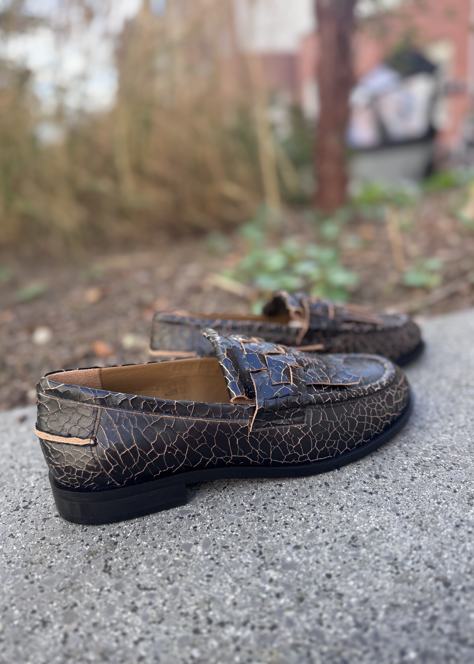 Angulus Loafer Braid Detail Black Cracked