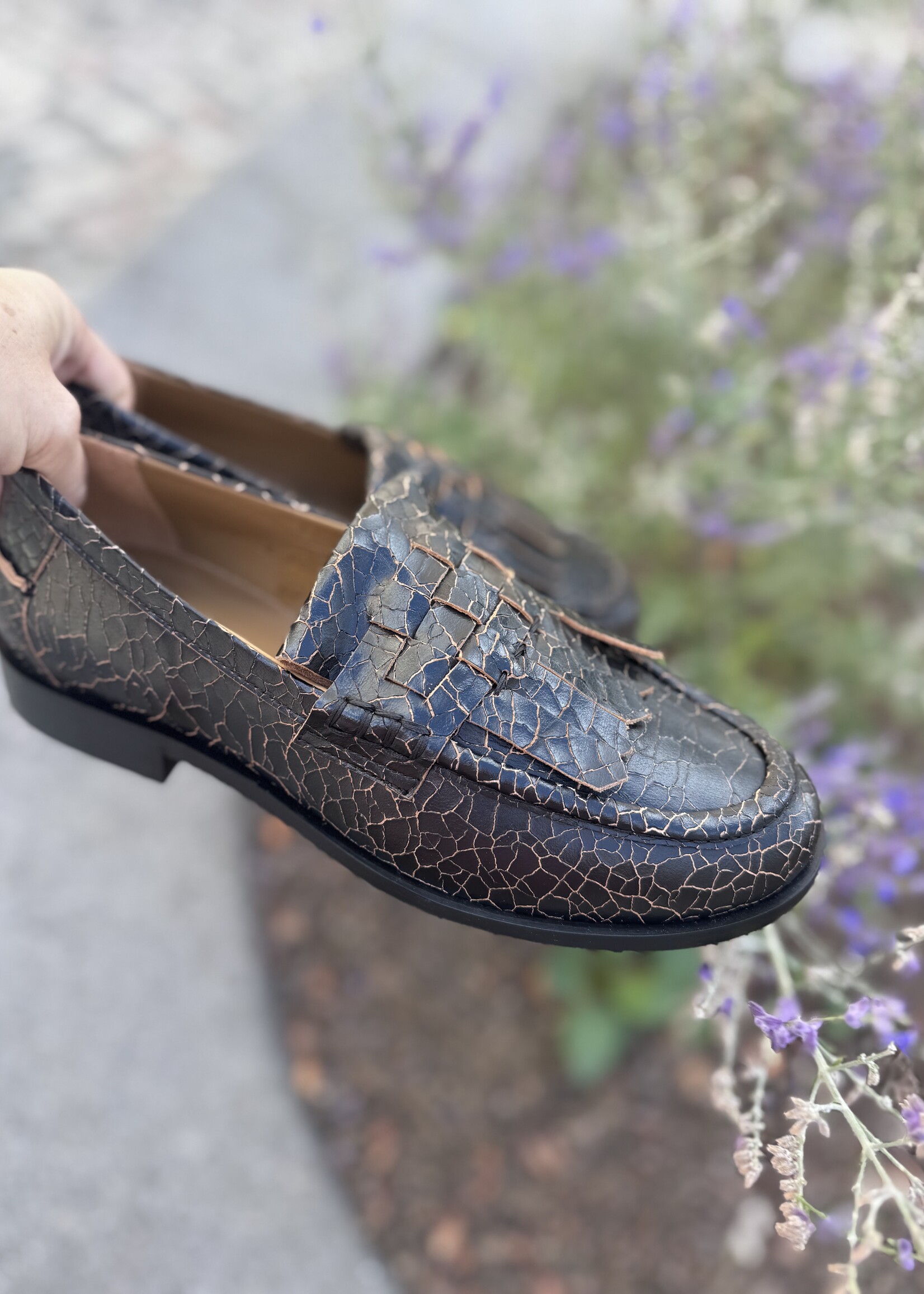 Angulus Loafer Braid Detail Black Cracked