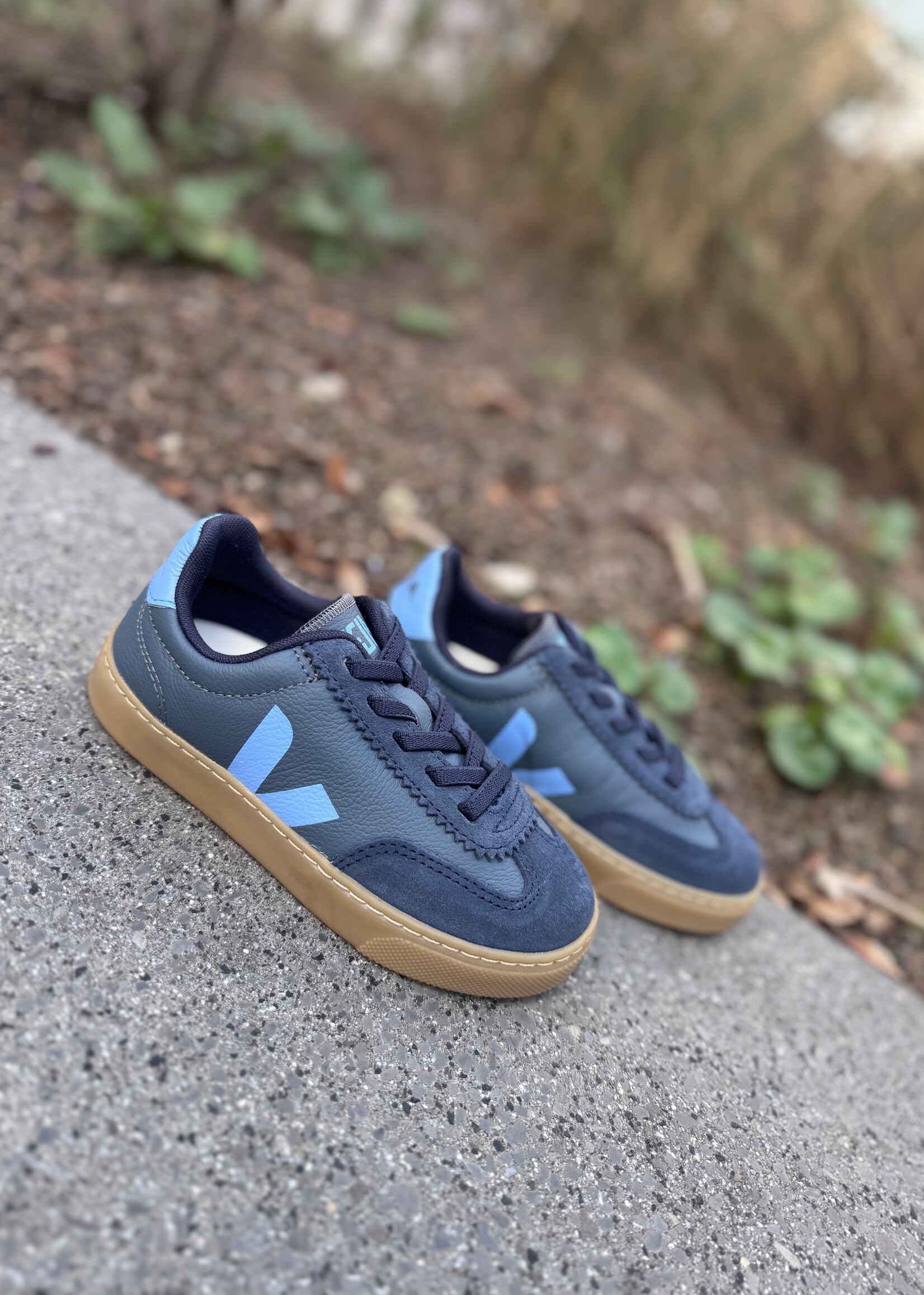 VEJA small volley California Celeste