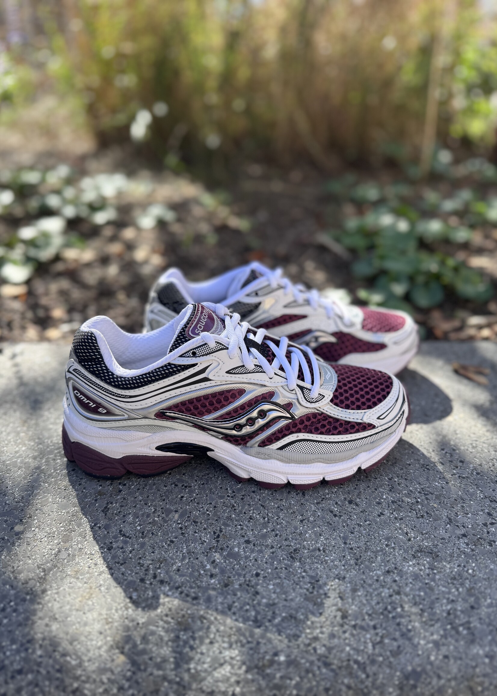 Saucony Omni 9 maroon/white