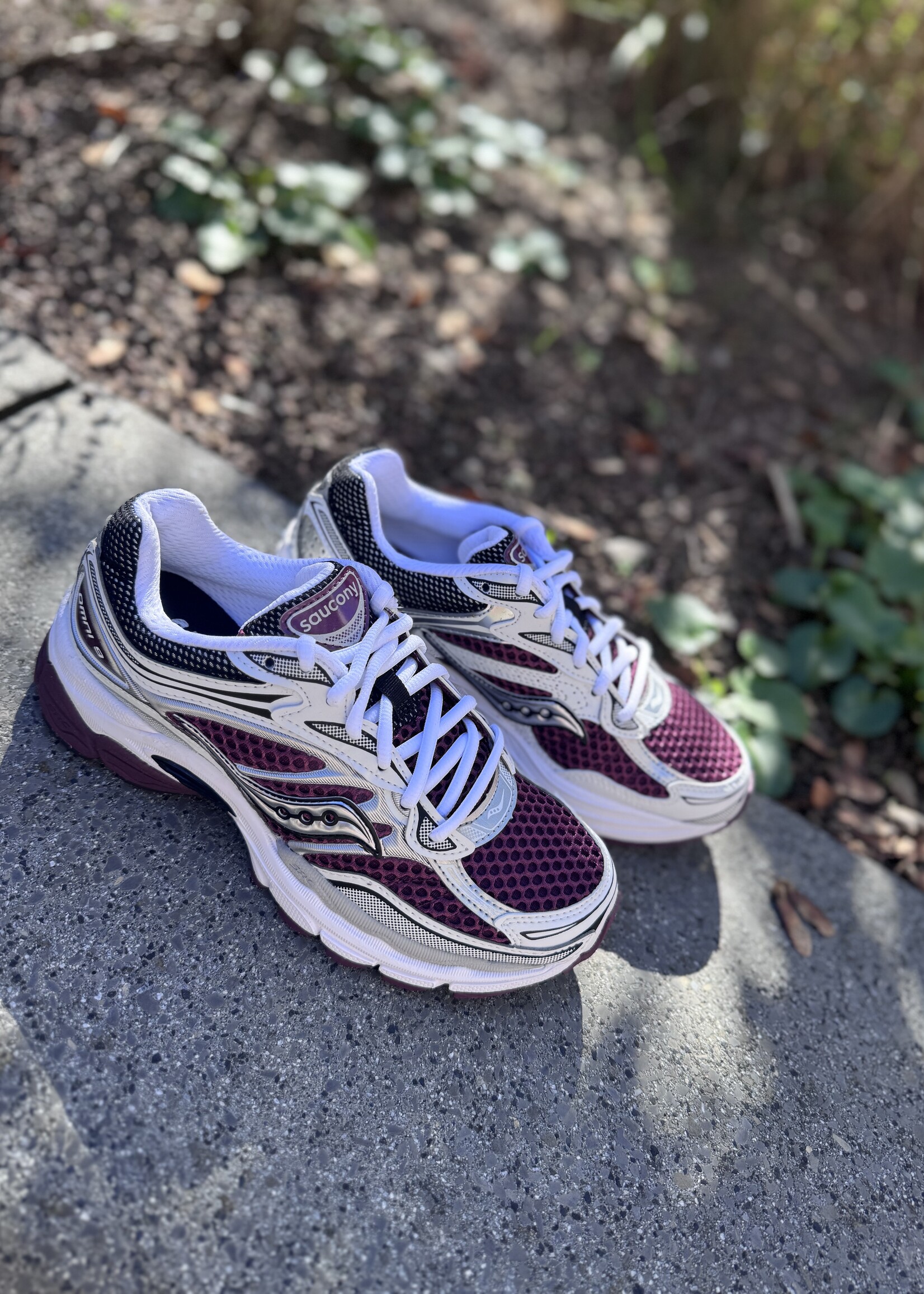 Saucony Omni 9 maroon/white