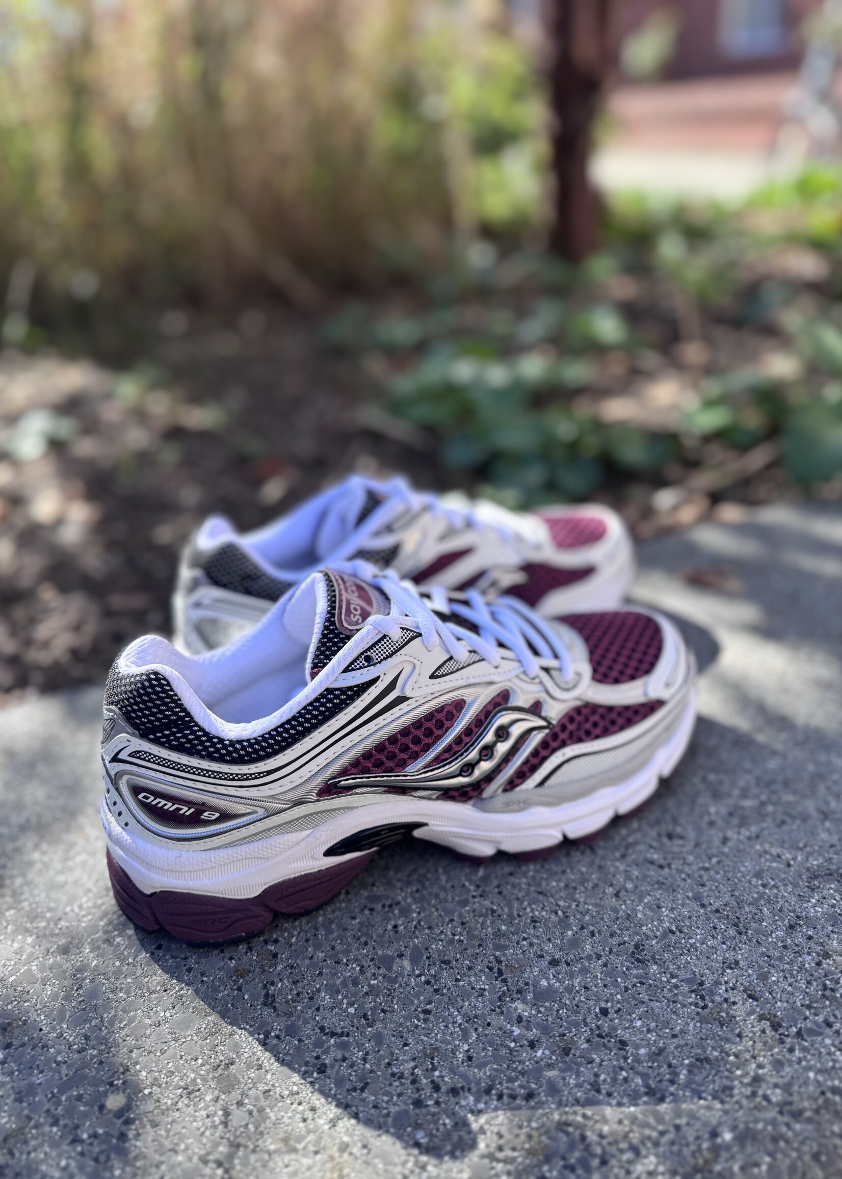Saucony Omni 9 maroon/white