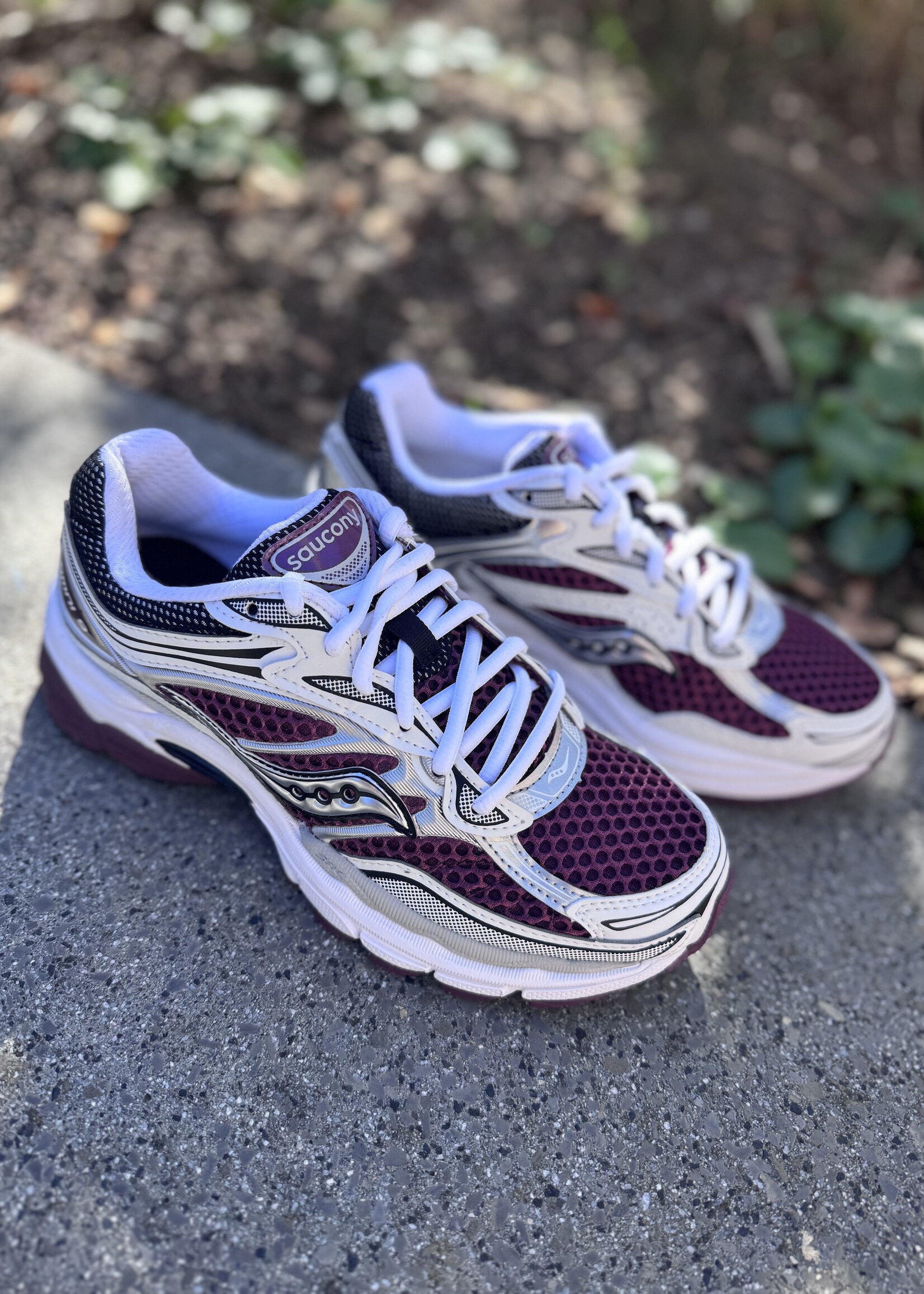 Saucony Omni 9 maroon/white