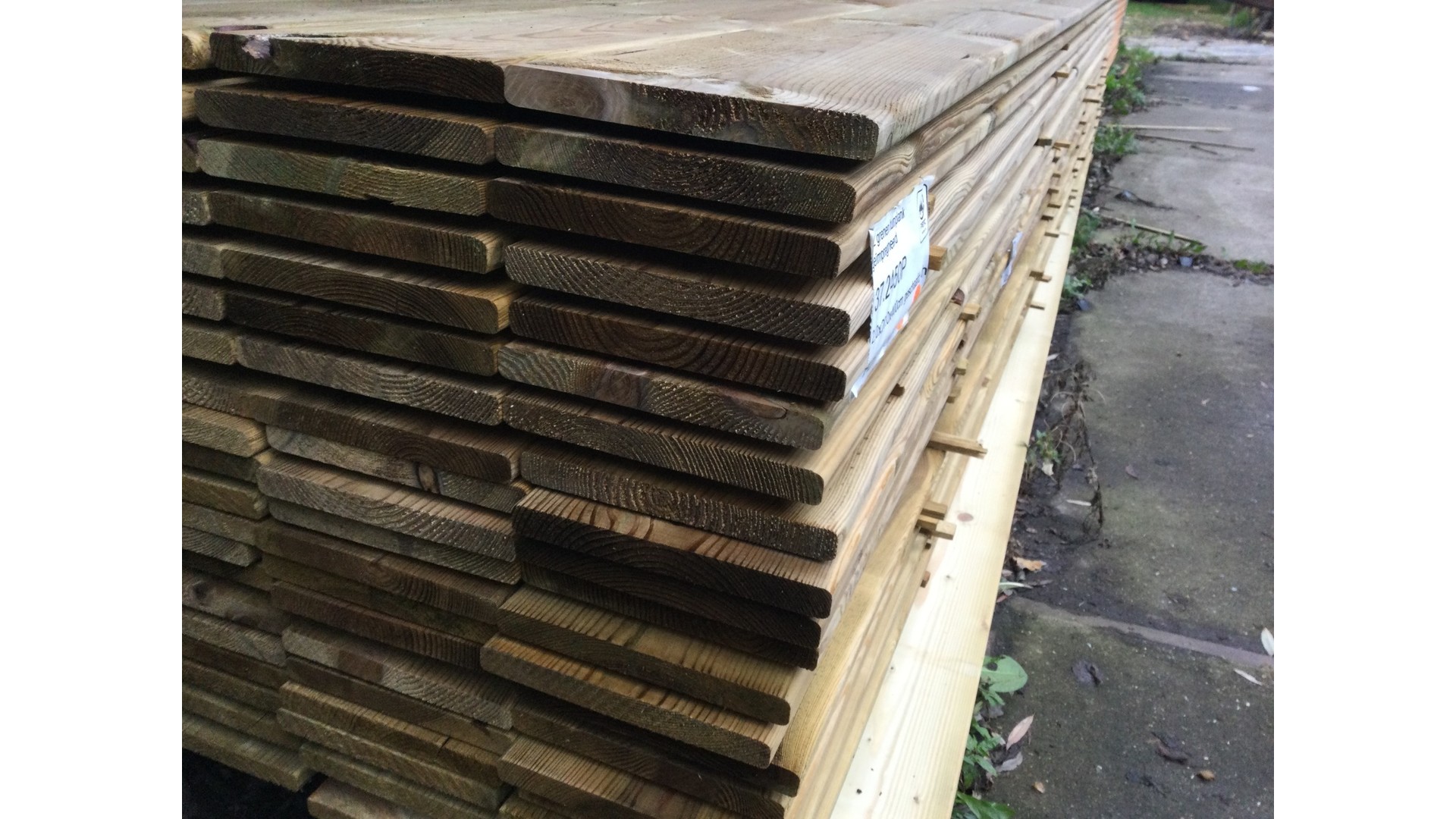 Grenen plank 2x20 400 cm Geschaafd ronde hoekjes
