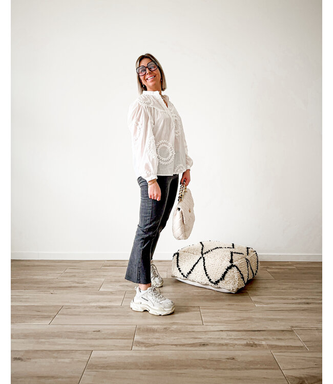 Lace circle blouse white