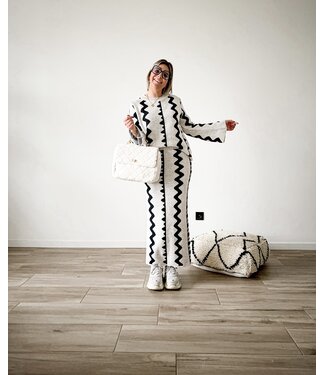 Knitted zig zag set