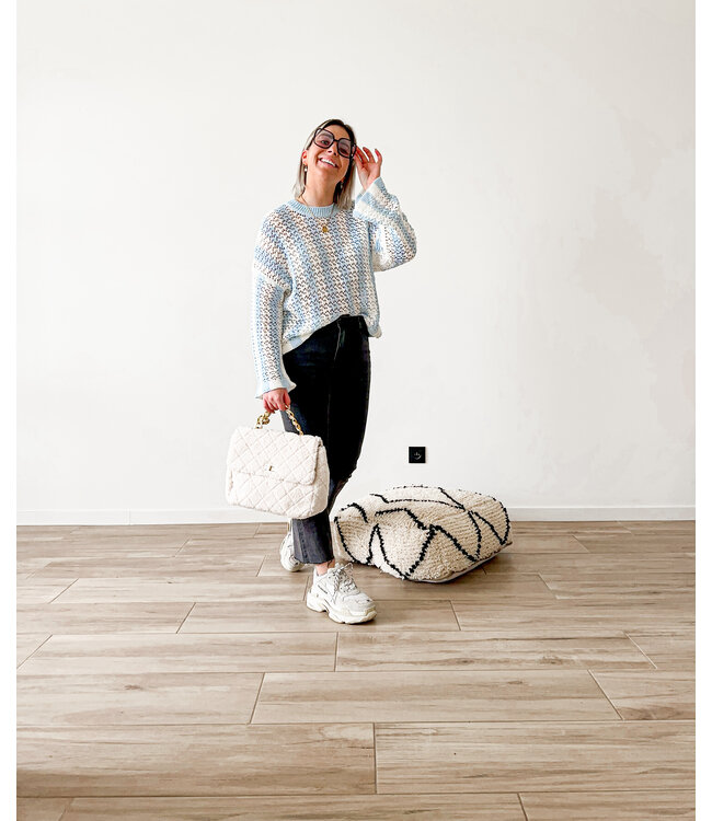 Broderie sweater light blue