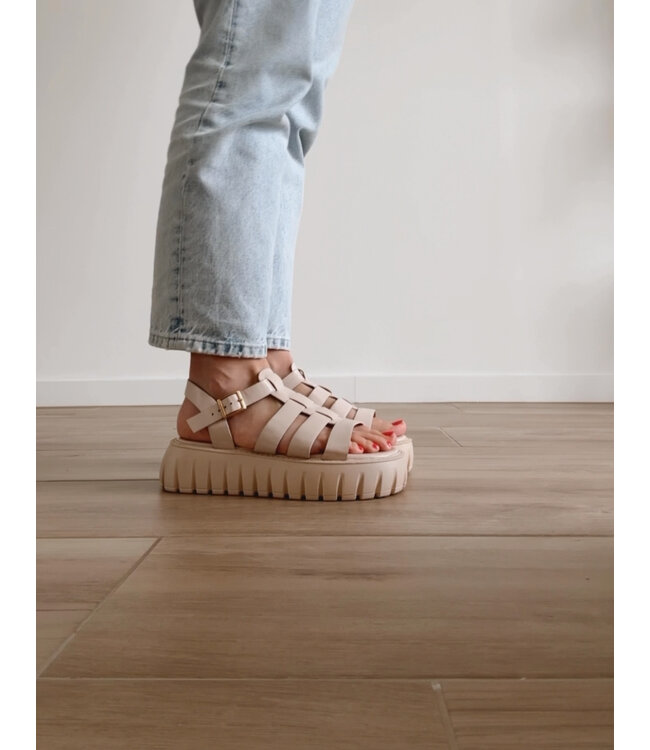 Chunky sandals beige