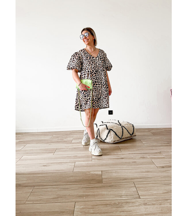 Puffsleeve leo dress