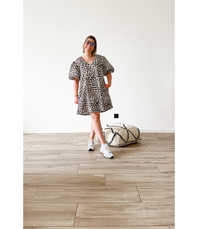 Puffsleeve leo dress
