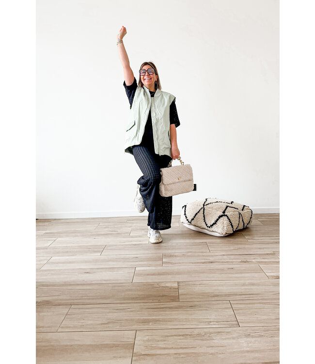 Sleeveless bomber pastel green