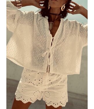 Cute broderie blouse white