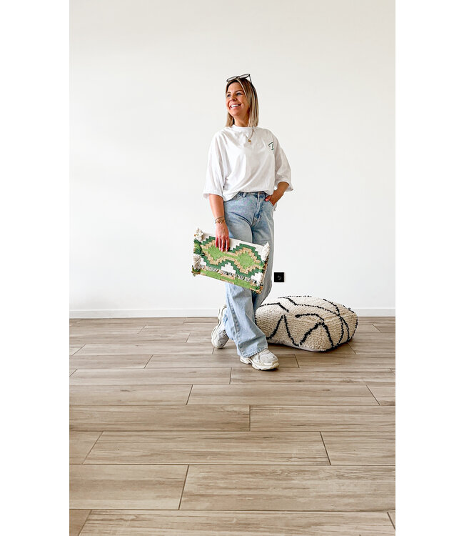 Oversized t-shirt priority