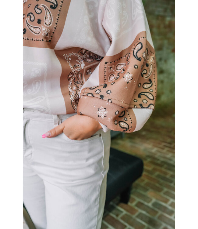 Paisley sweater beige