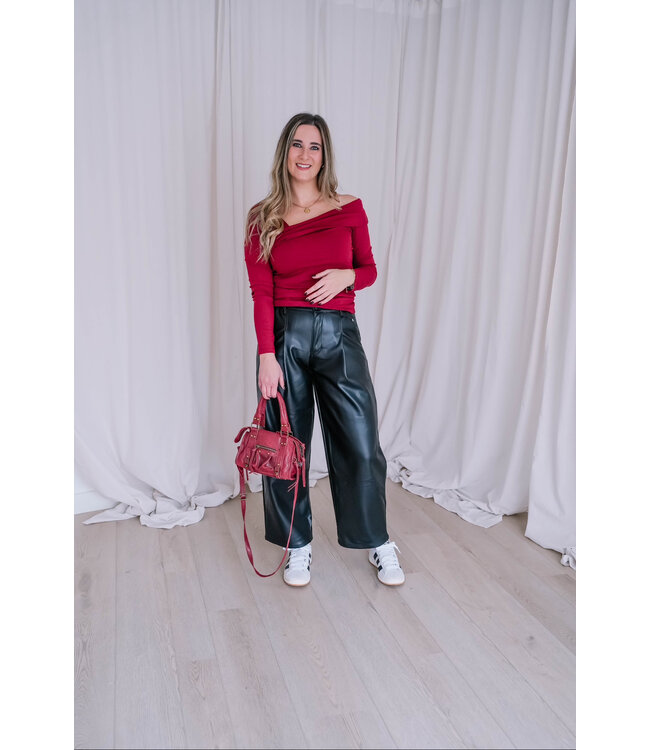 Baggy leatherlook pants