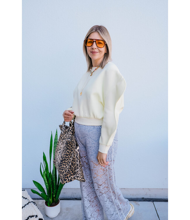 Cropped sweater special sleeves yellow