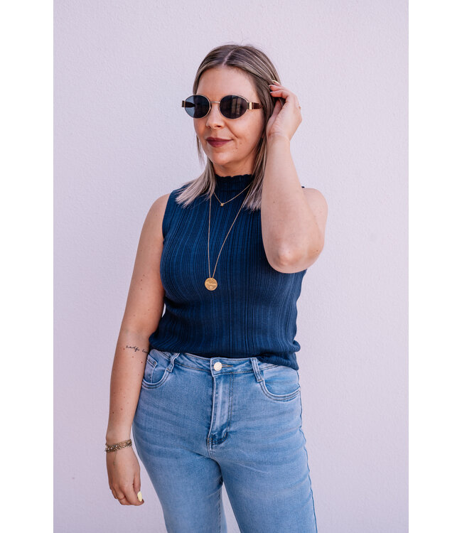 Basic ripped top navy