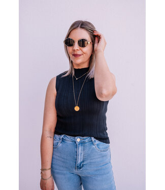 Basic ripped top black