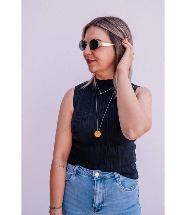 Basic ripped top black