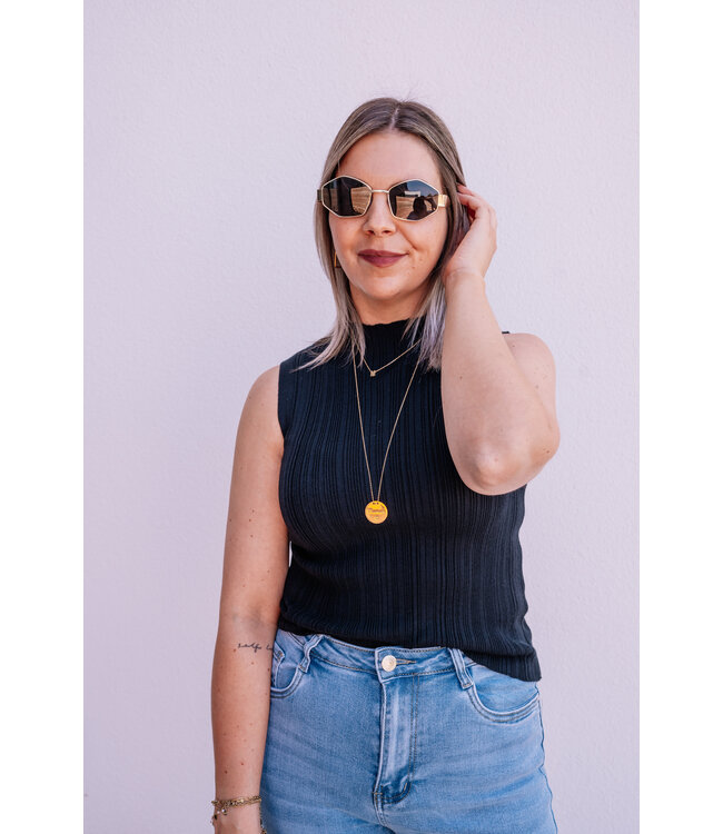 Basic ripped top black