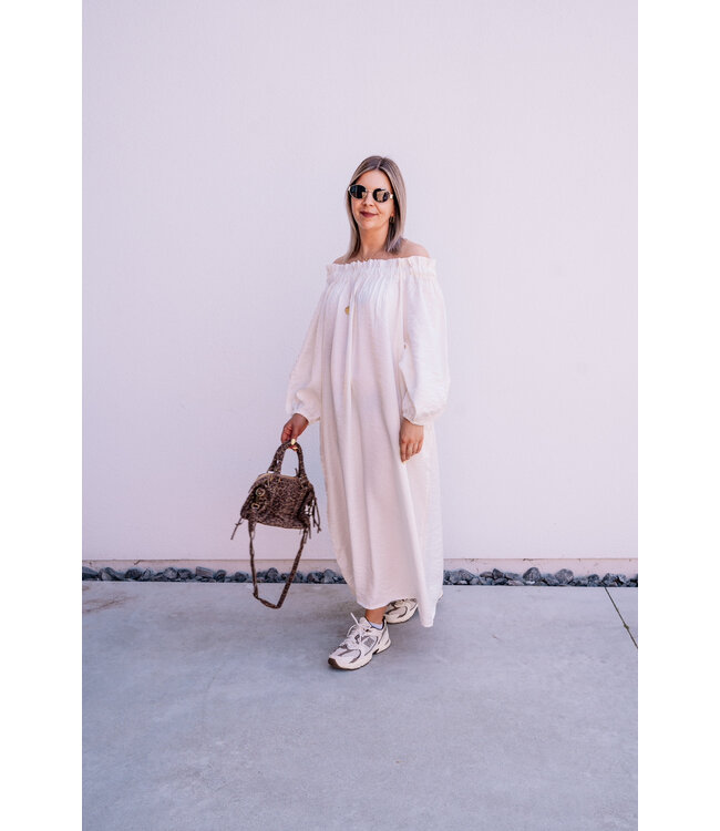 Off shoulder dress cream