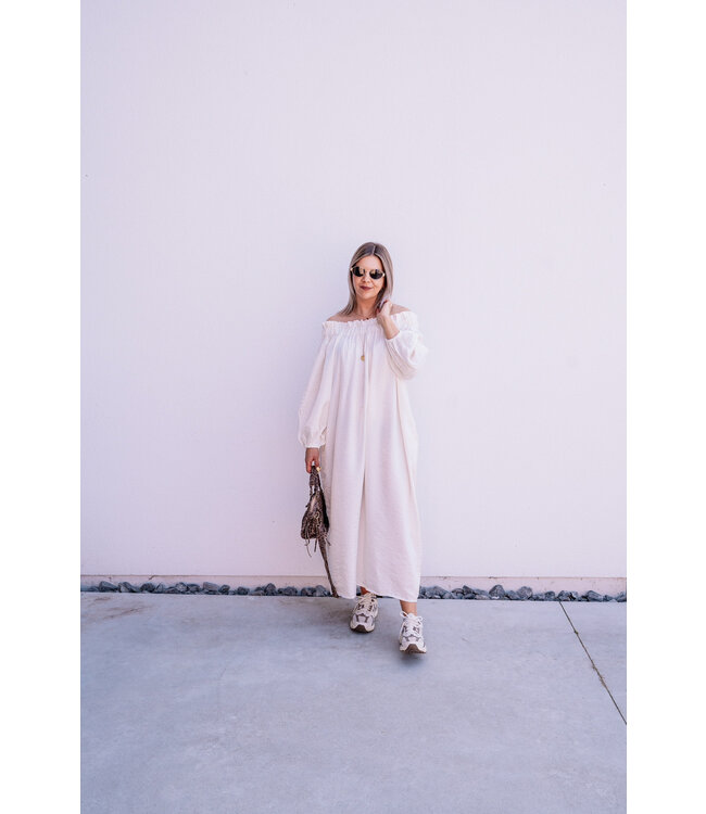 Off shoulder dress cream