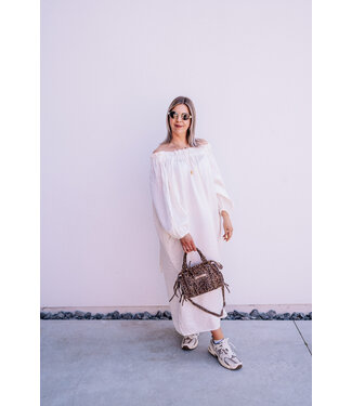 Off shoulder dress cream