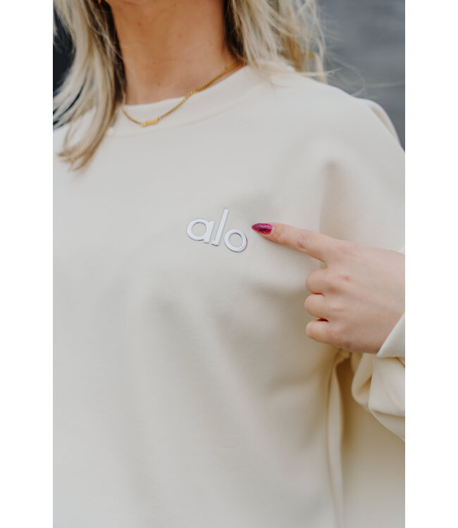 Alo sweater cream