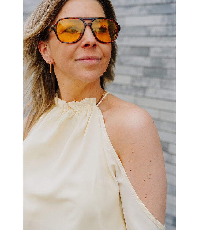 Going out blouse soft yellow