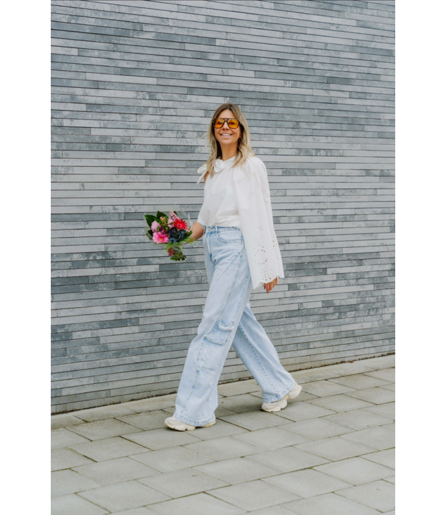 Broderie blouse white