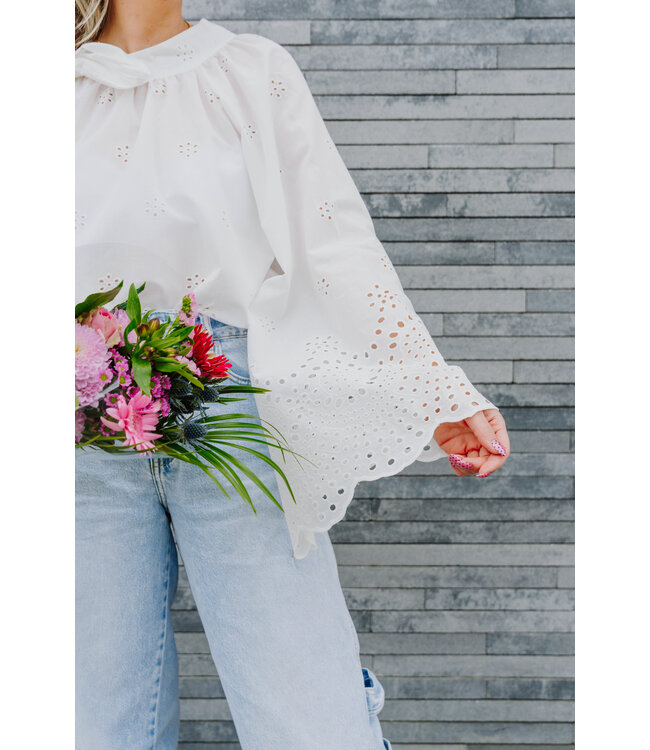 Broderie blouse white