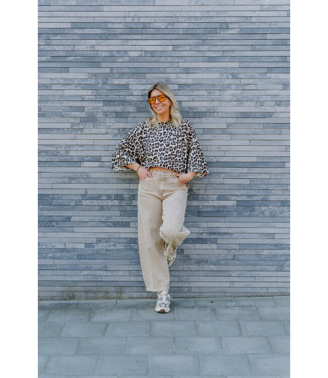 Oversized leo t-shirt