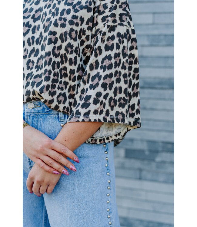 Oversized leo t-shirt