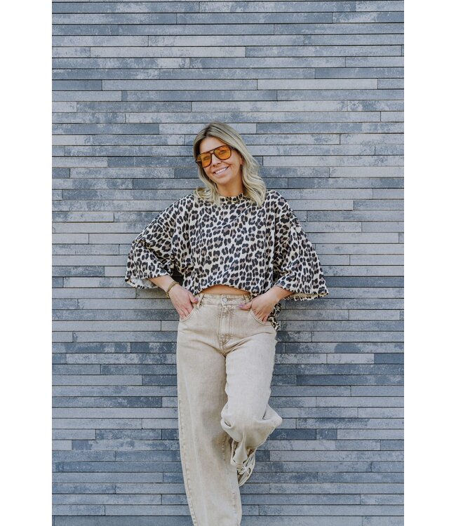 Oversized leo t-shirt
