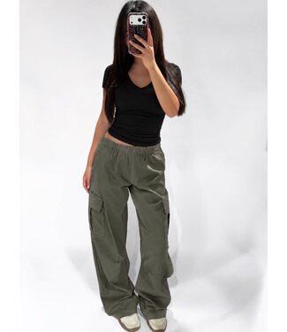 CARGO TROUSERS - ARMY GREEN