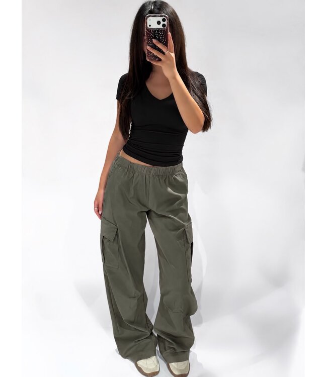 CARGO TROUSERS - ARMY GREEN