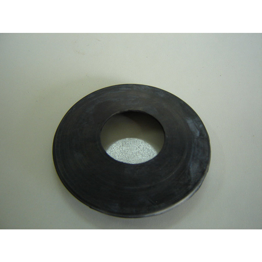 Rubber ring (black) through which passes the gasoline filling tube Citroën-1