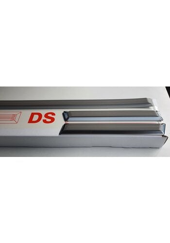  Citroën ID/DS 322.369.500: Strippenset, middenlijst, 8 delig, roestvrijstaal, 33 mm breed met wit rubber. Deze set kan gelijmd worden of met dubbelzijdig tape bevestigd worden.  PALLAS. ID/DS. 