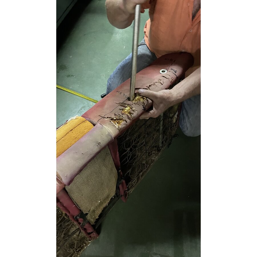 Tube d'appui-tête pour banquette arrière ID/DS-6