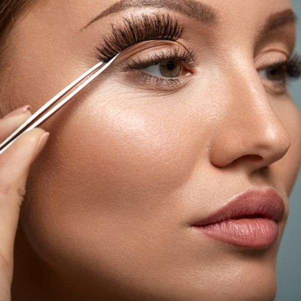 Nepwimpers bij Noirique