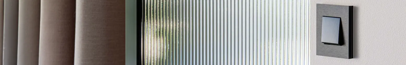 Niko Pure alu black brushed (zwart) schakelmateriaal