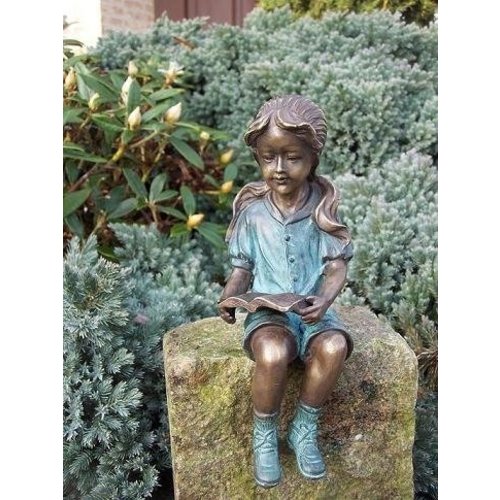 Eliassen Image bronze girl with booklet