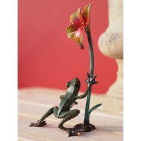Bild-Bronzefrosch an der Blume