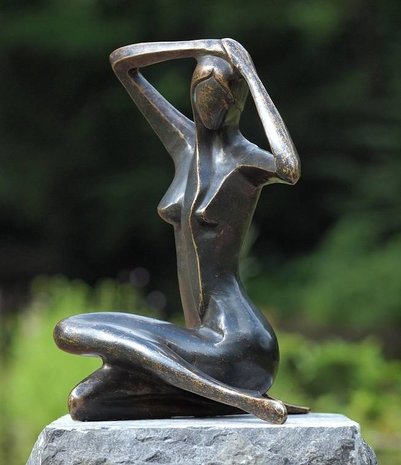 brons zittende vrouw - Eliassen Home & Pleasure
