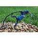 Eliassen Bronzen beeld twee blauwe kikker aan een twijg Eliassen Bronzen beeld twee blauwe kikker aan een twijg