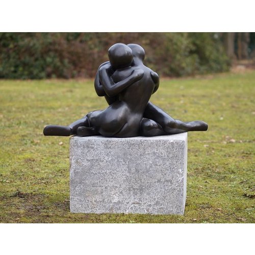Eliassen Tuinbeeld brons modern verstrengeld liefdesstel