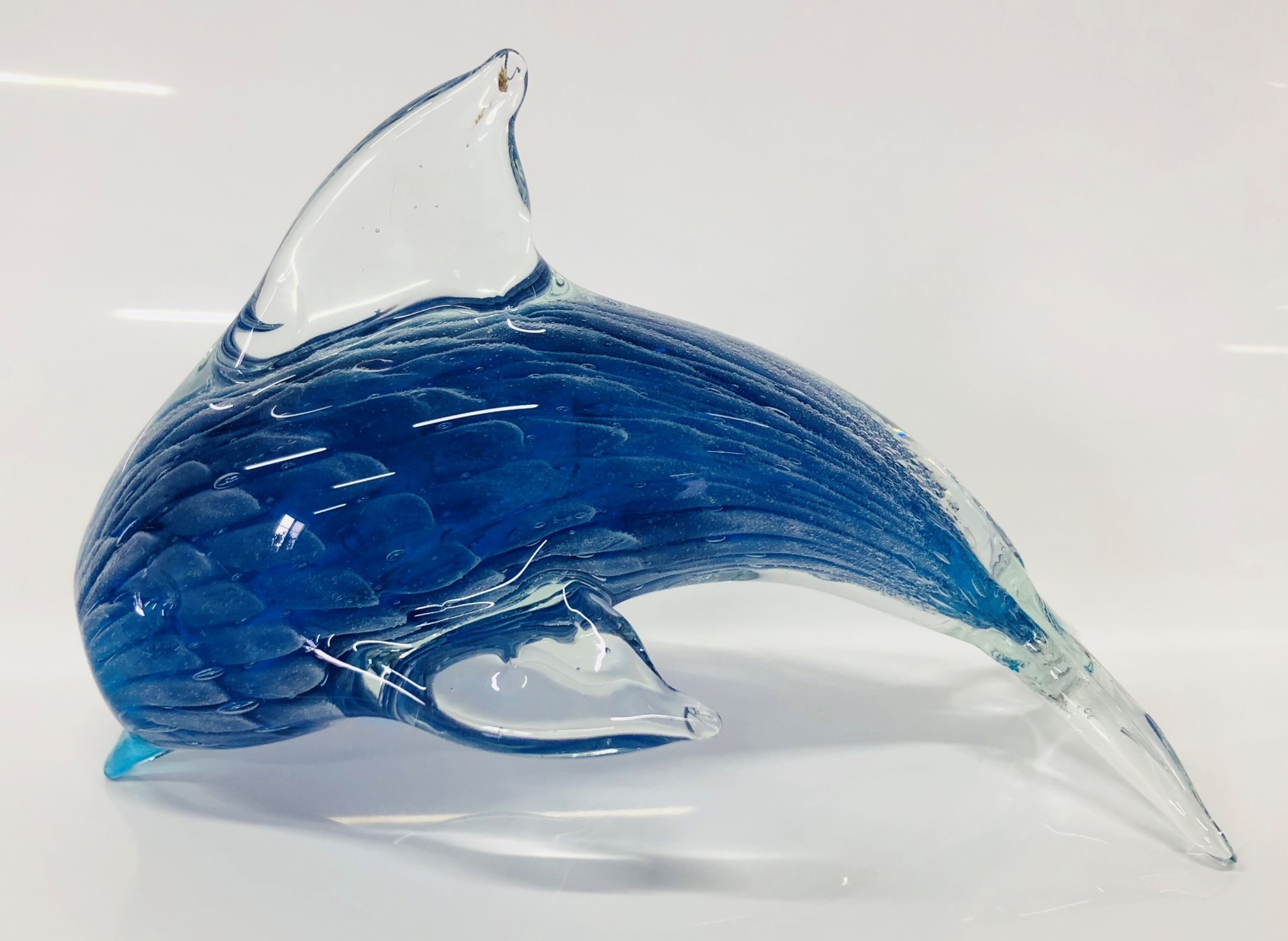 Glasbeeld blauwe dolfijn | Veel dieren glasbeelden LIVE te bekijken! - Eliassen Home & Garden