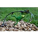 Eliassen Bronzen beeld twee groene kikkers aan een twijg Eliassen Bronzen beeld twee groene kikkers aan een twijg