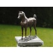 Eliassen Beeld brons paard met staart omhoog Eliassen Beeld brons paard met staart omhoog